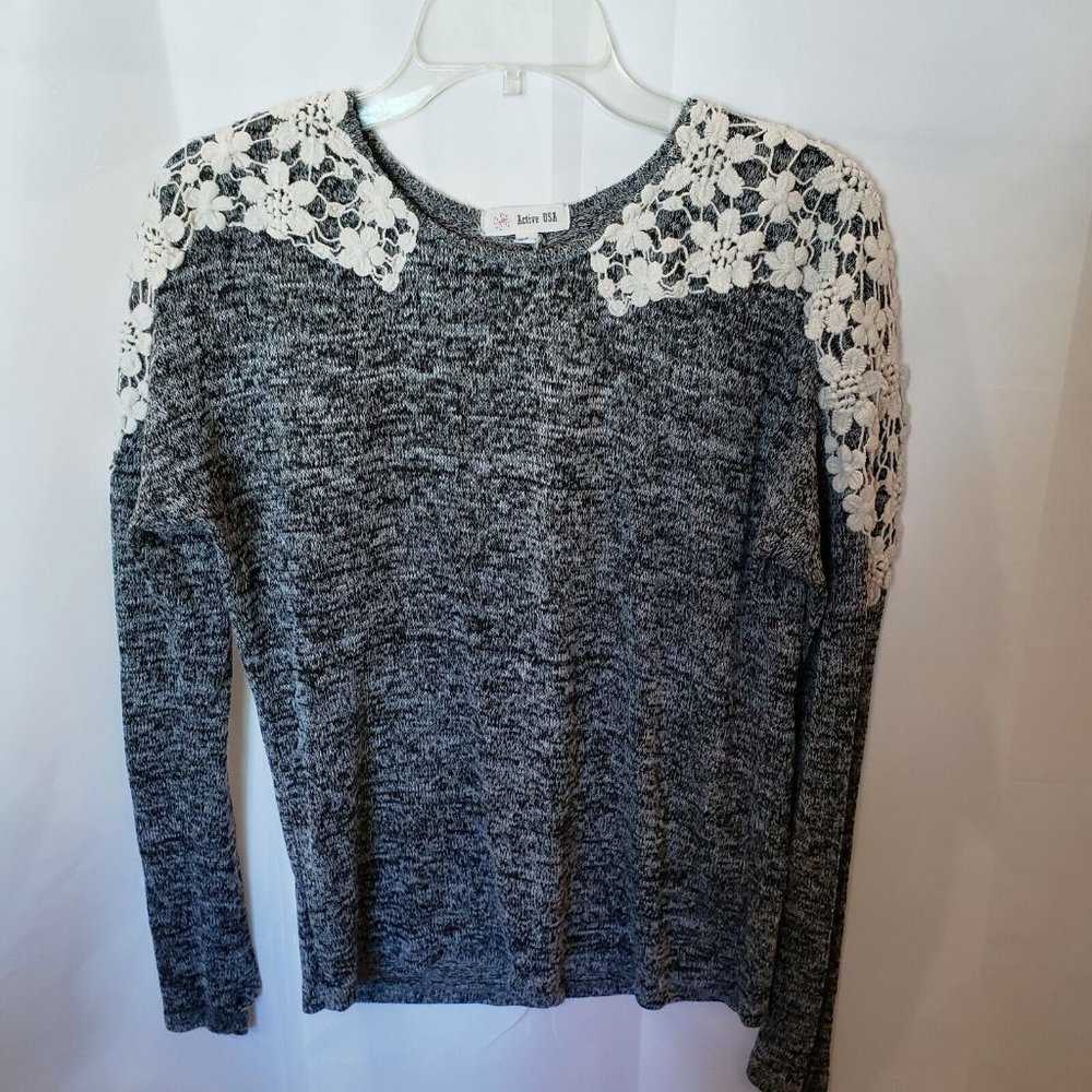 Active USA Women's pullover blouse Size Small Color Gray